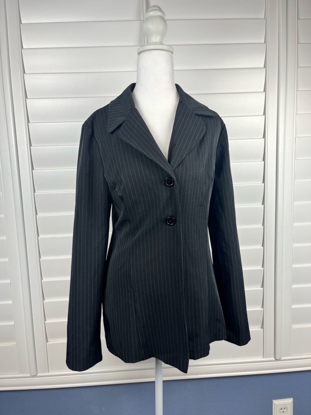 Pinstripe Breakin’ Loose Tailored Black Women's Blazer Size M Y2K Old money
